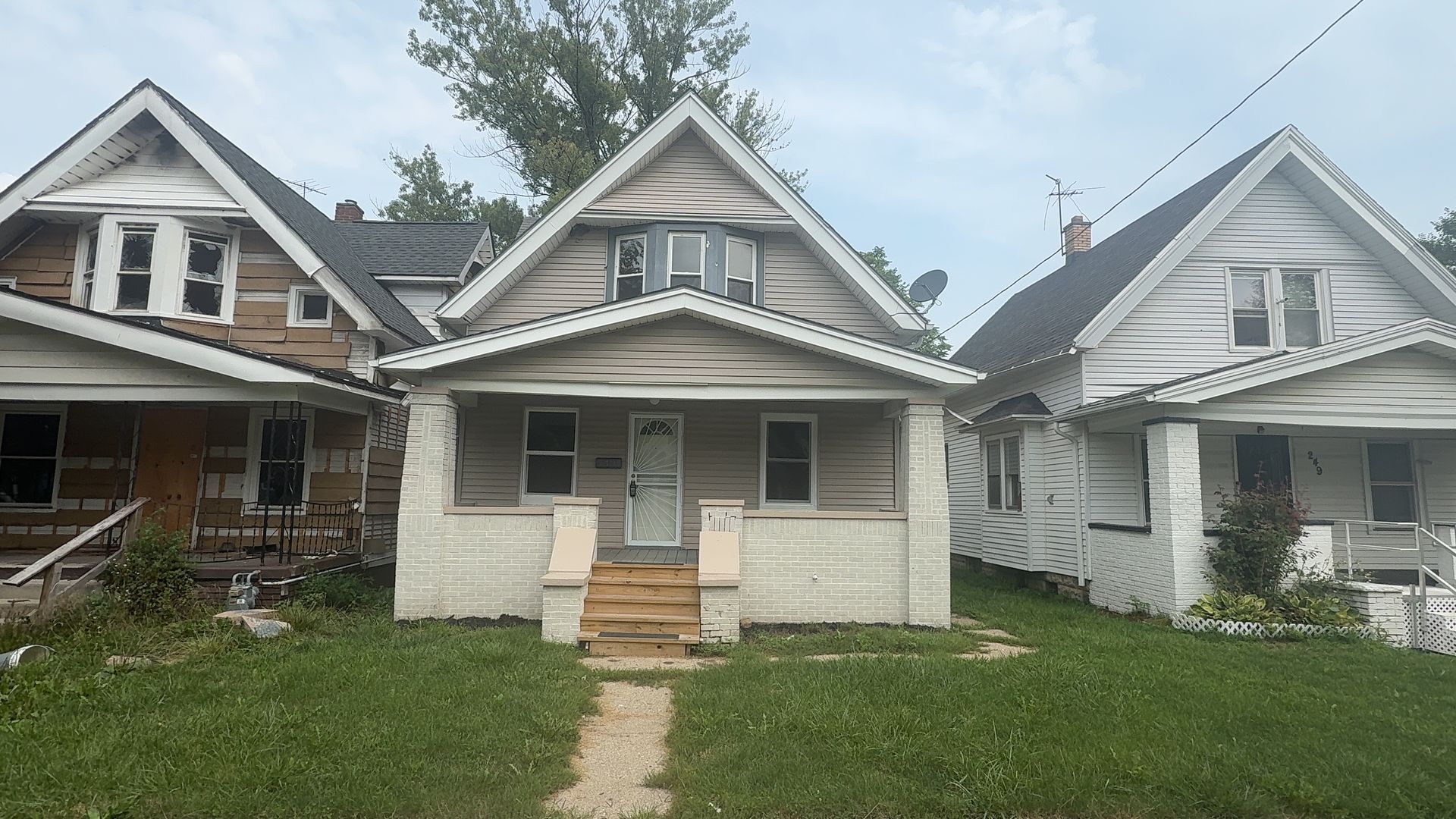 247 E Pearl St – photo 2