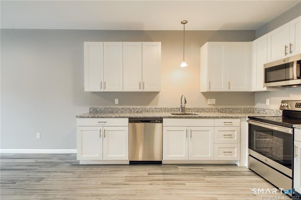 9 Steele Blvd #306 – photo 4