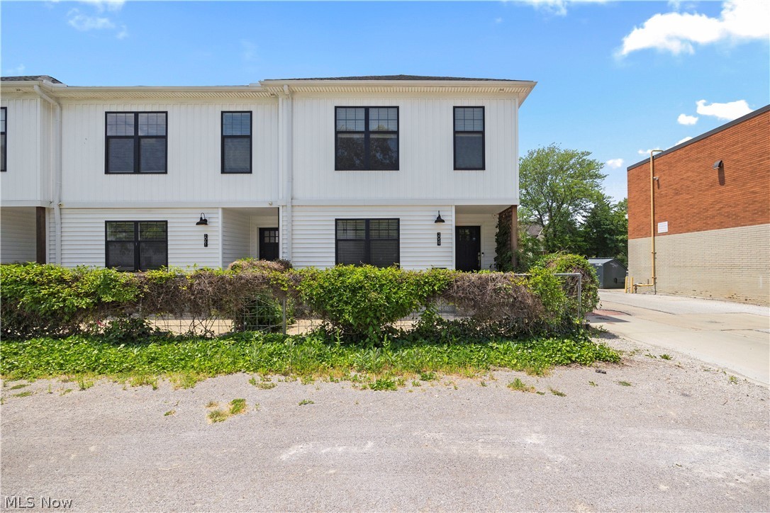 2059 W 34th Pl – photo 2