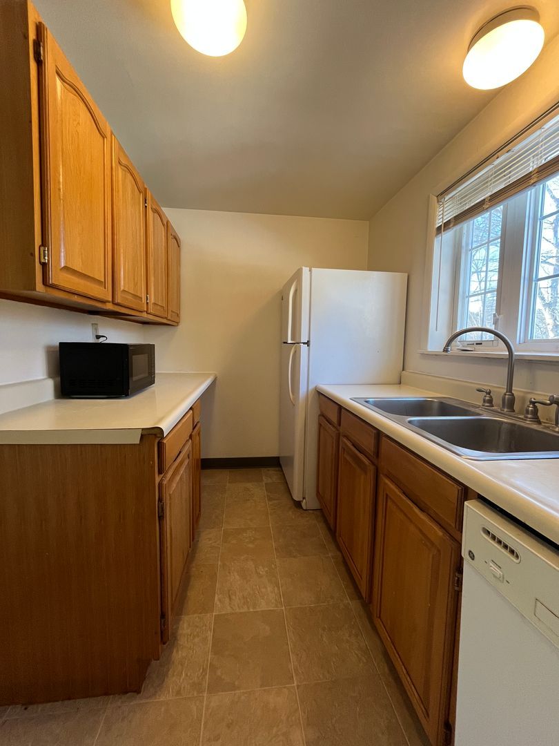 319 Highland Ave unit 2C – photo 3