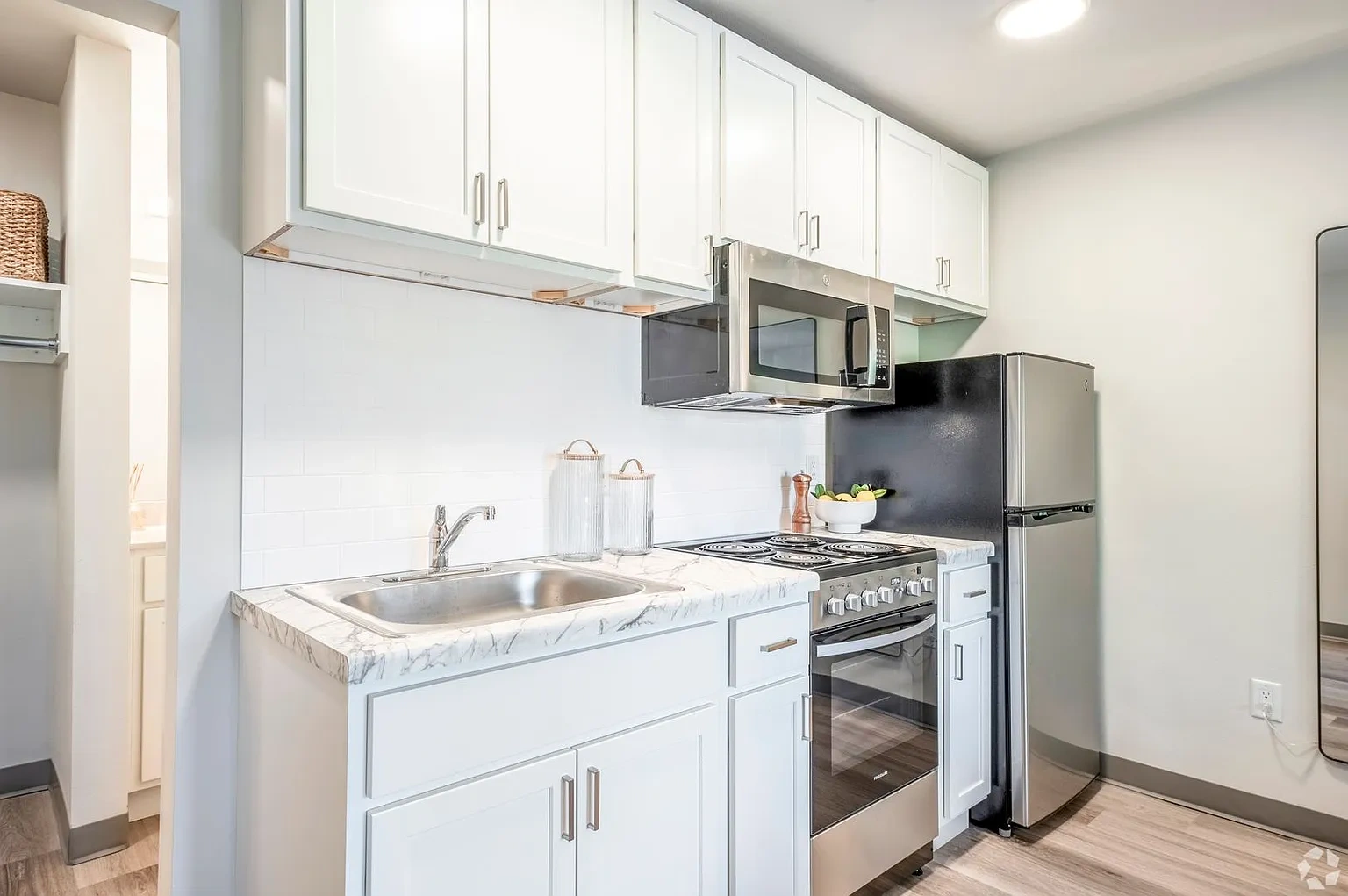 Sandburg Studios! Enjoy a Reduced $500 Security Deposit! – Floor plan