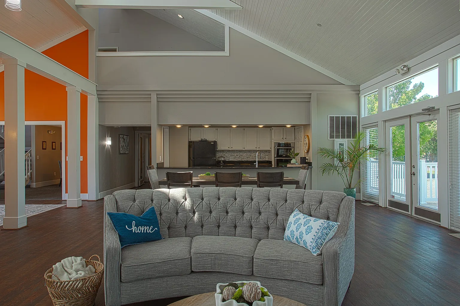 Island Club – photo 4