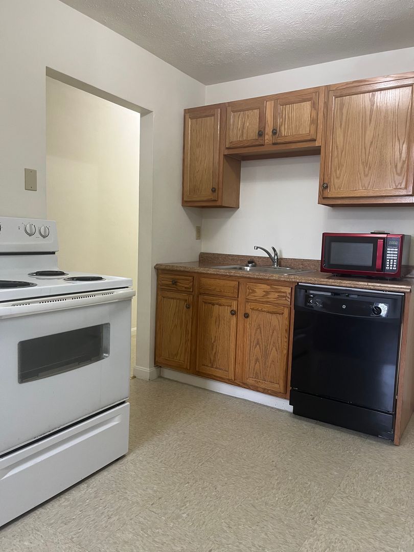 120 S McDonald St unit 304 – photo 1