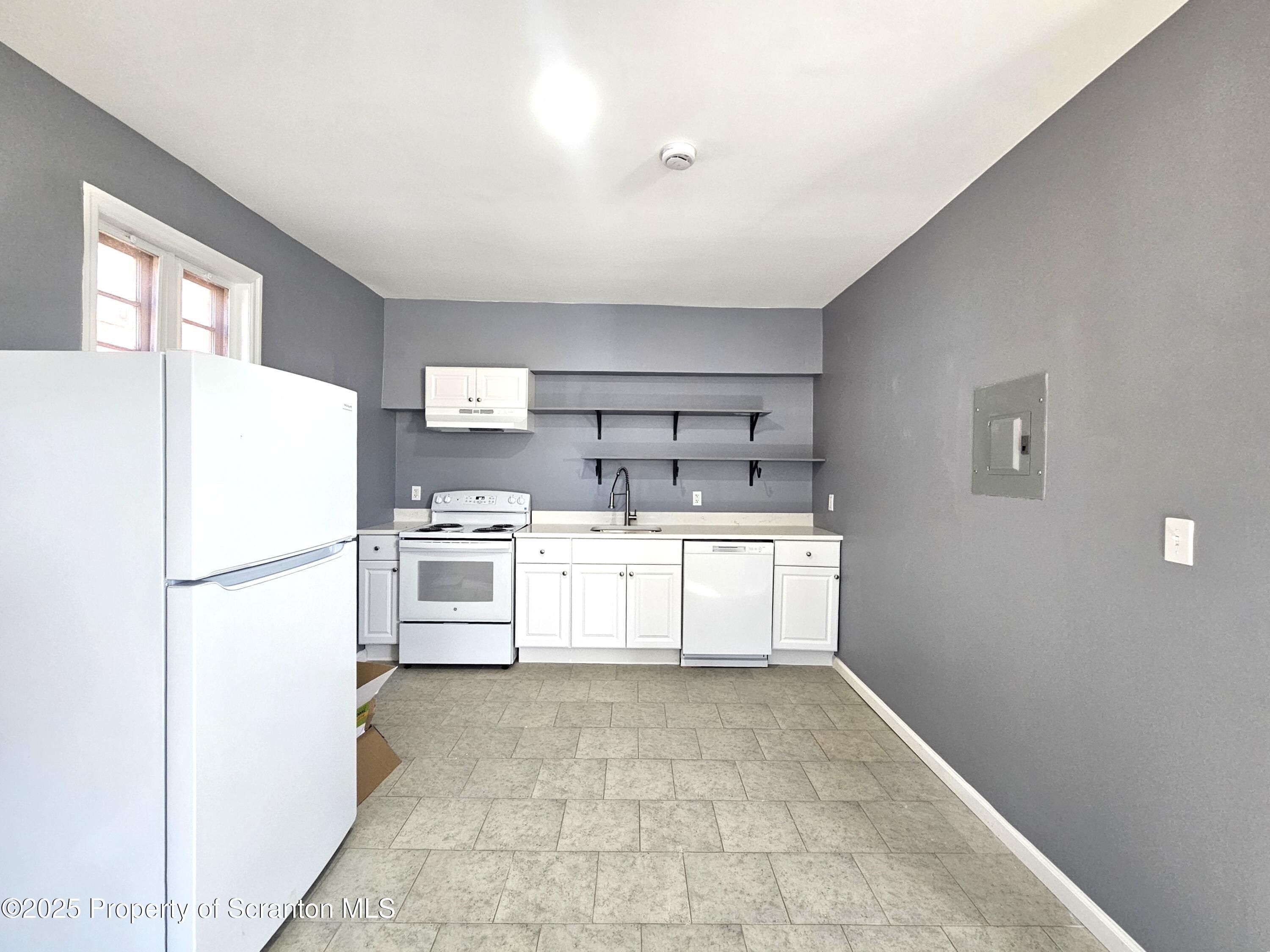 125 N River St #A – photo 2