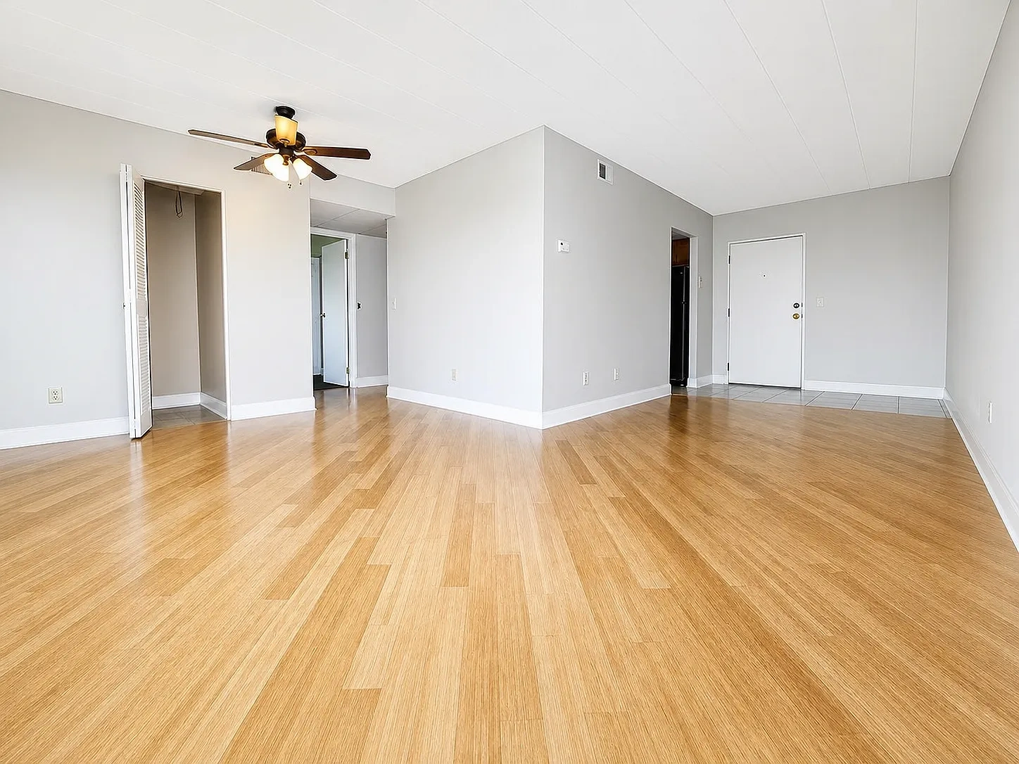 1088 Greentree Rd – photo 4