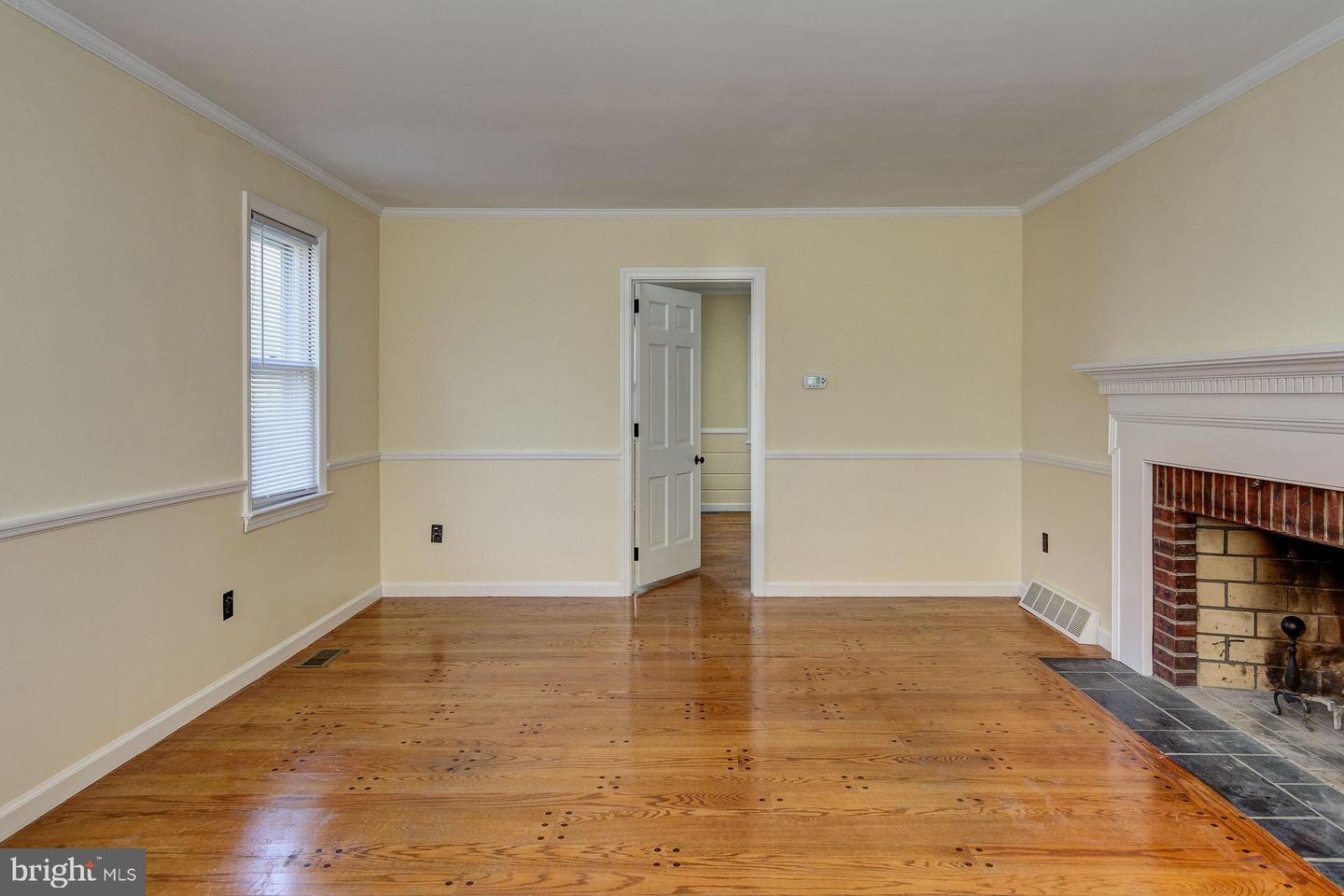 907 Norway St – photo 5