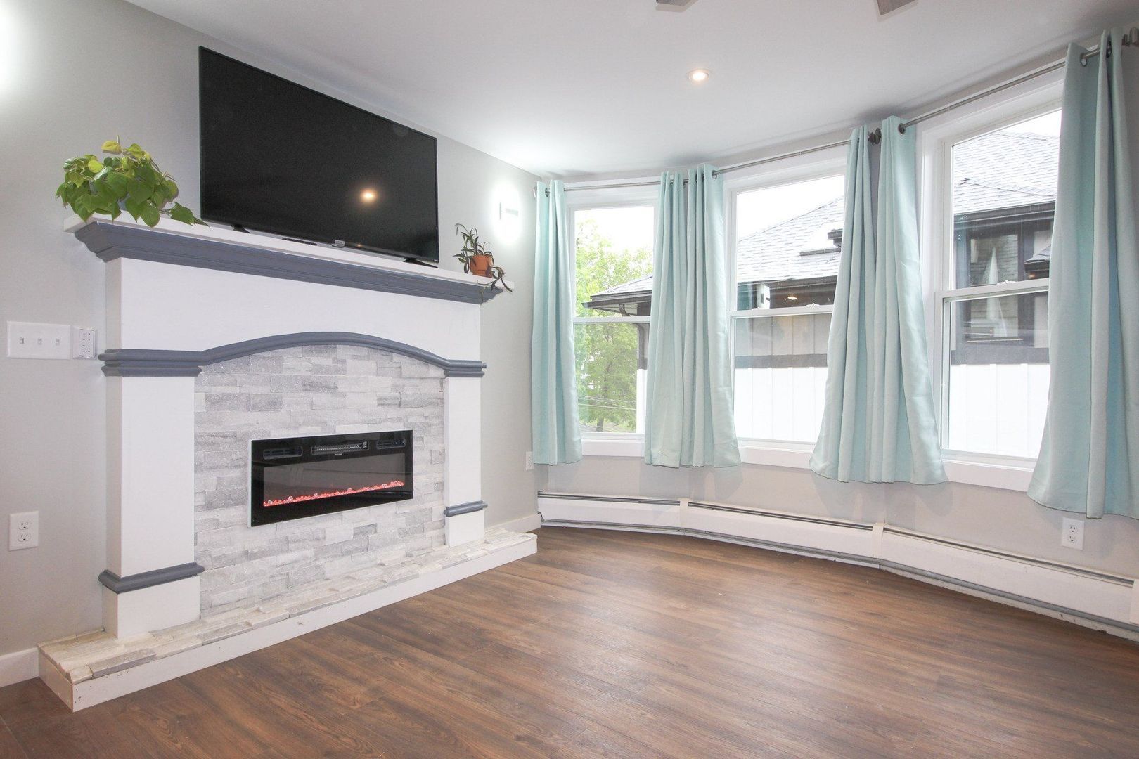 522 Stewart Ave unit 522-2 – photo 3