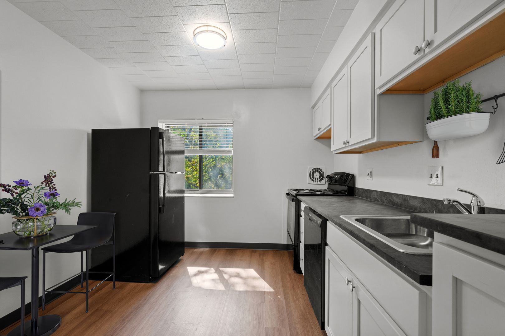 233-241 Edgewood Ave unit Unit E05 – photo 4