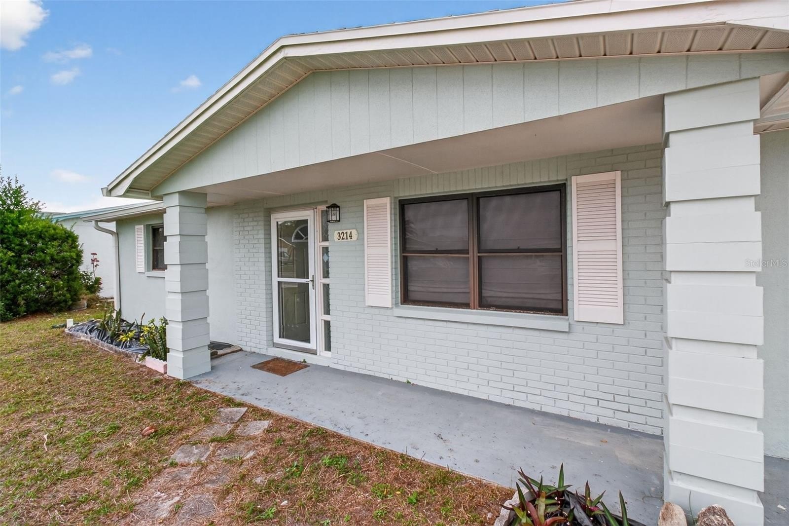 3214 Huntington Rd – photo 2