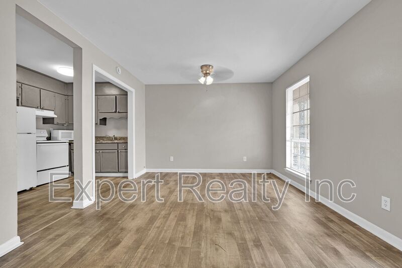 3225 Avenue S unit C – photo 1