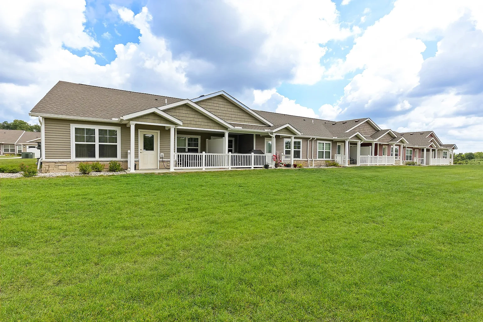 Redwood Vandalia – photo 4