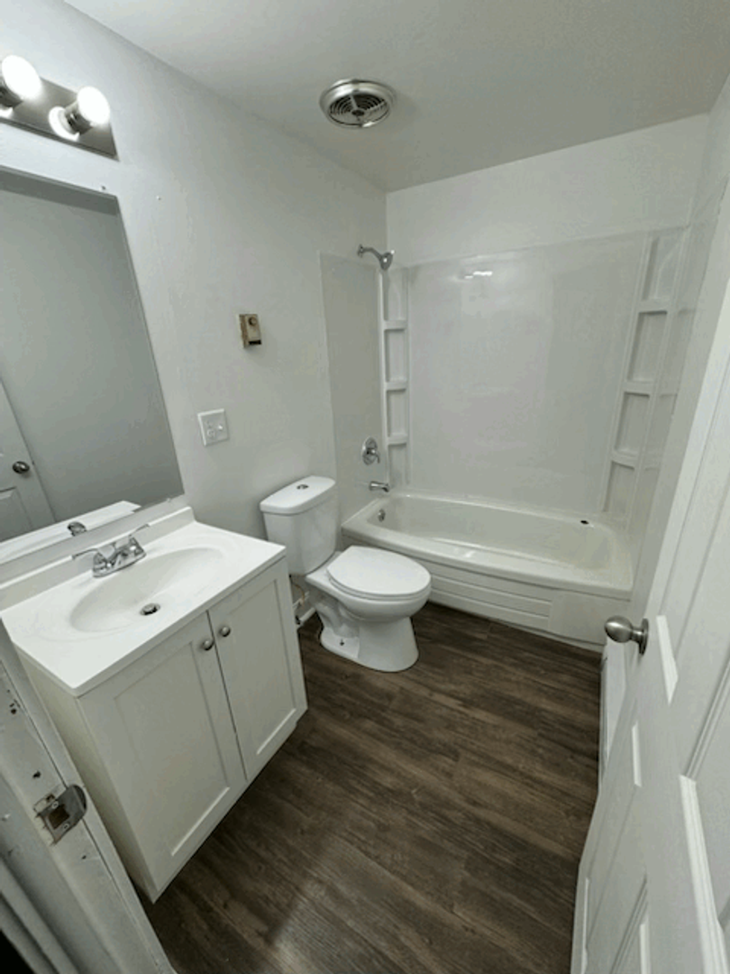 2525 Consaul St unit 6 – photo 3