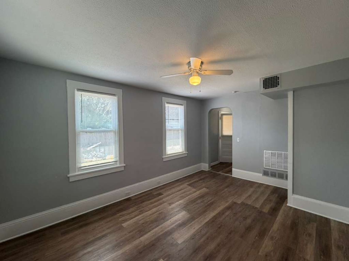 3130 W 33rd St unit Unit 4 – photo 4
