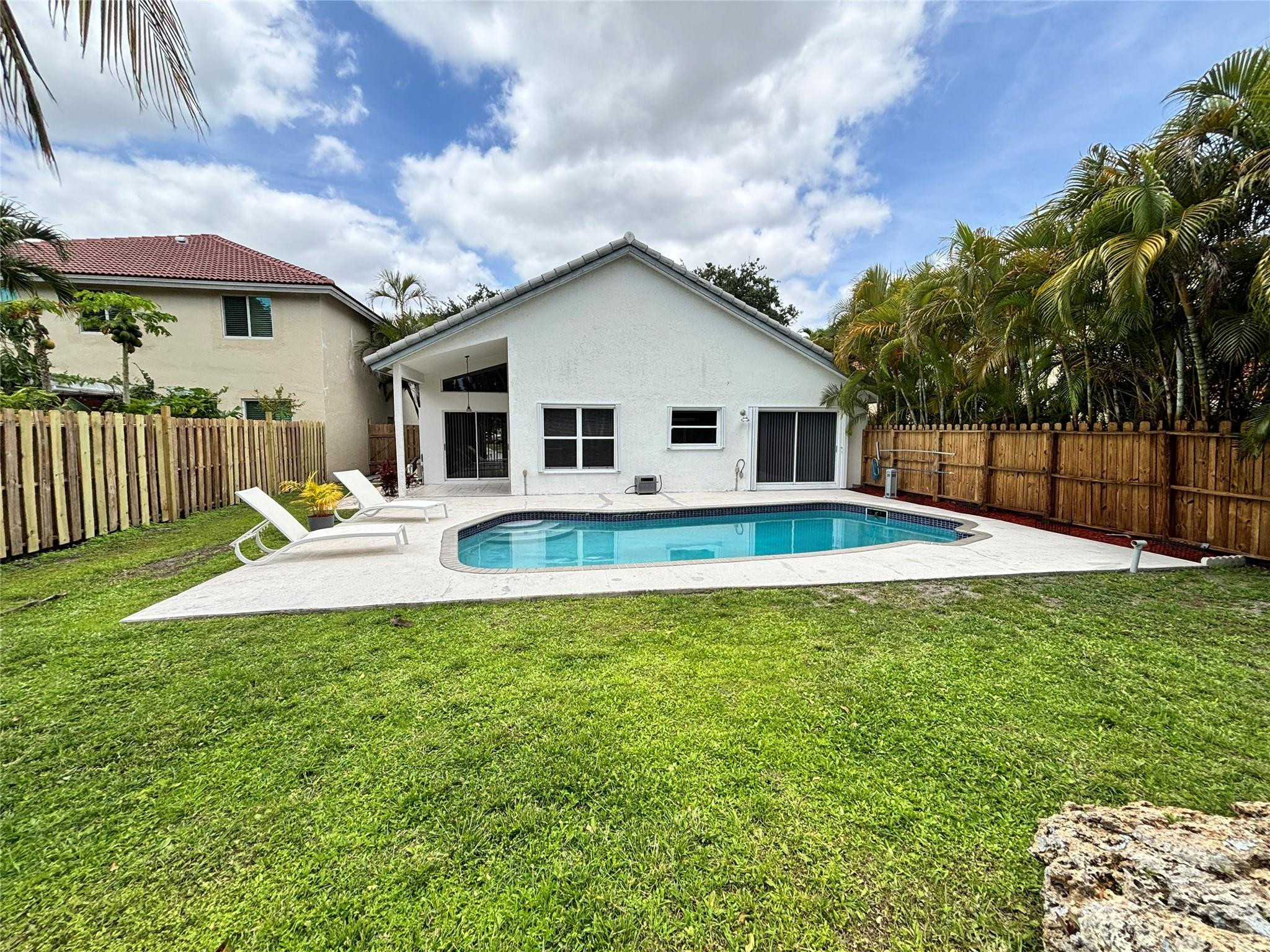 2990 NW 68th Ave – photo 1