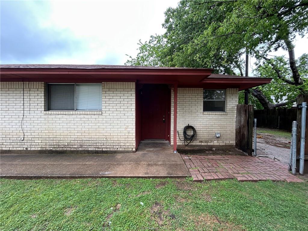 1913 Pine Tree Dr unit A – photo 2