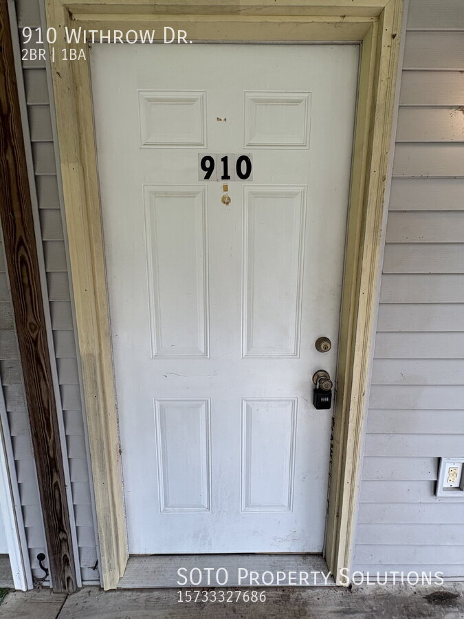 910 Withrow Dr – photo 2