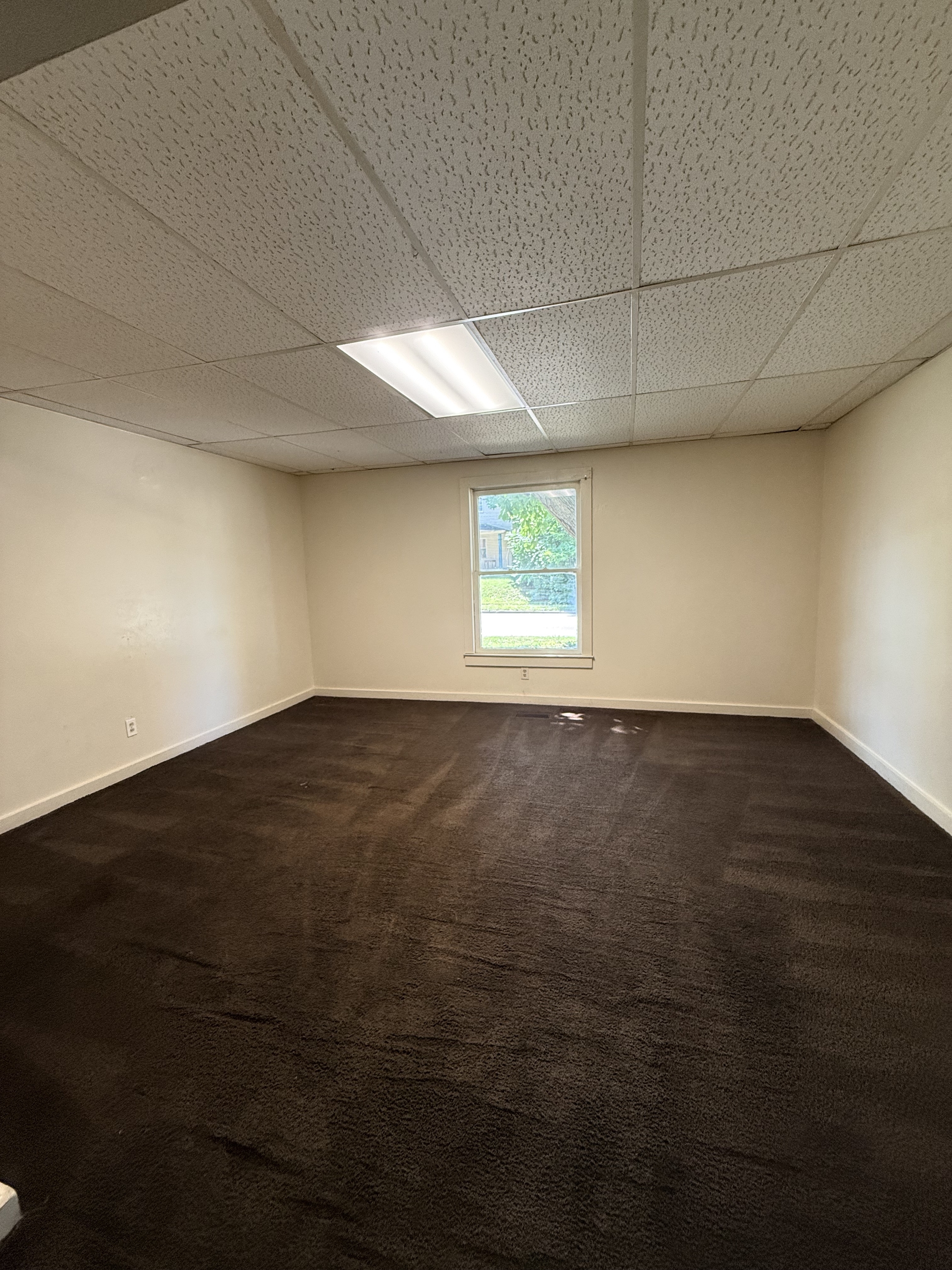 711 E Elm St – photo 2