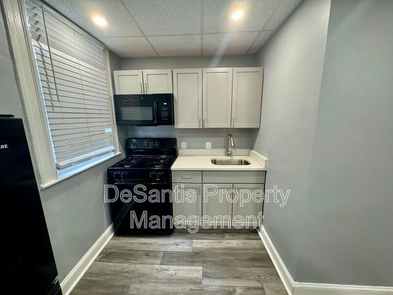 505 Dawson Ave unit 3 – photo 4
