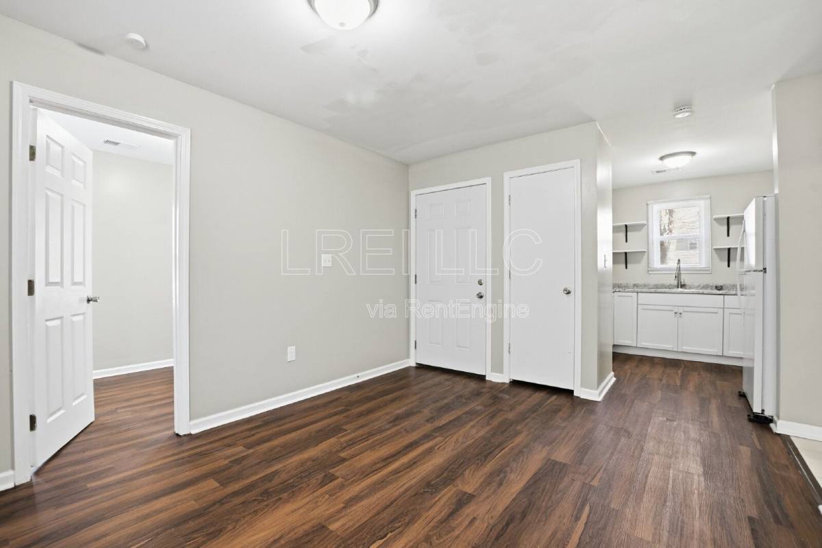 2338 W Madison St – photo 2