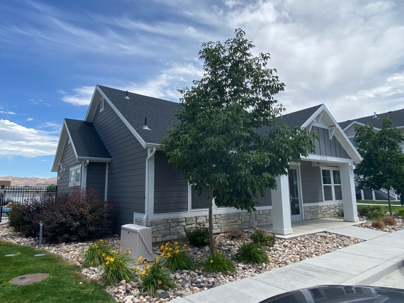 52 N 2200 W – photo 2