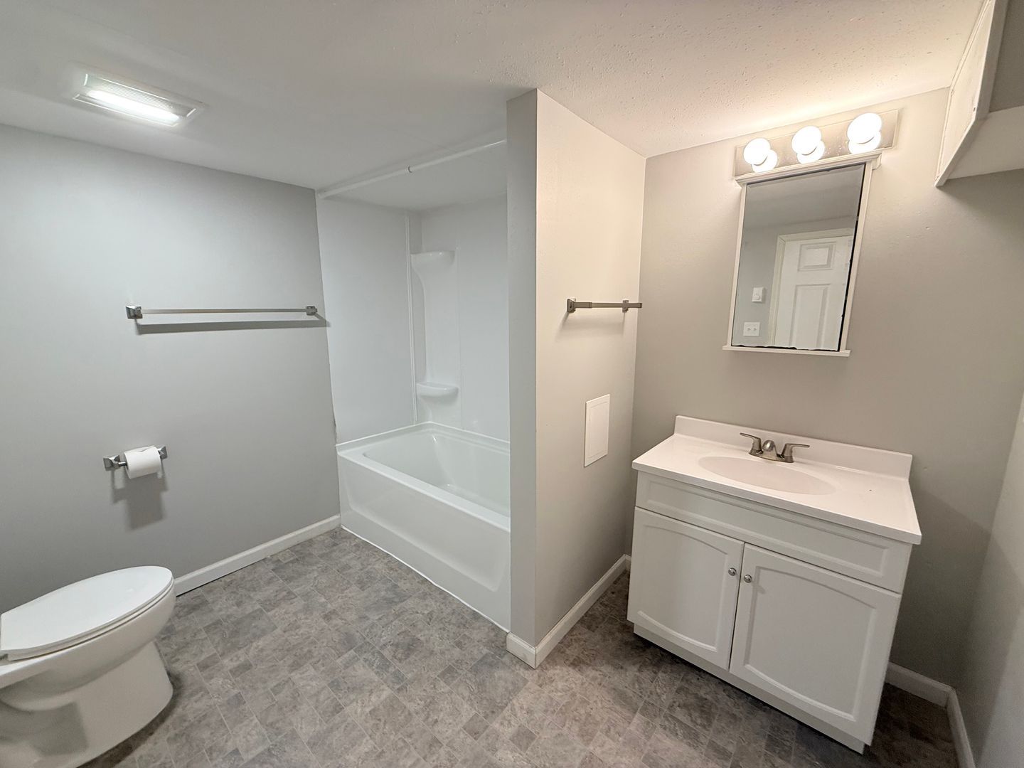 1002 4th Ave S – photo 1