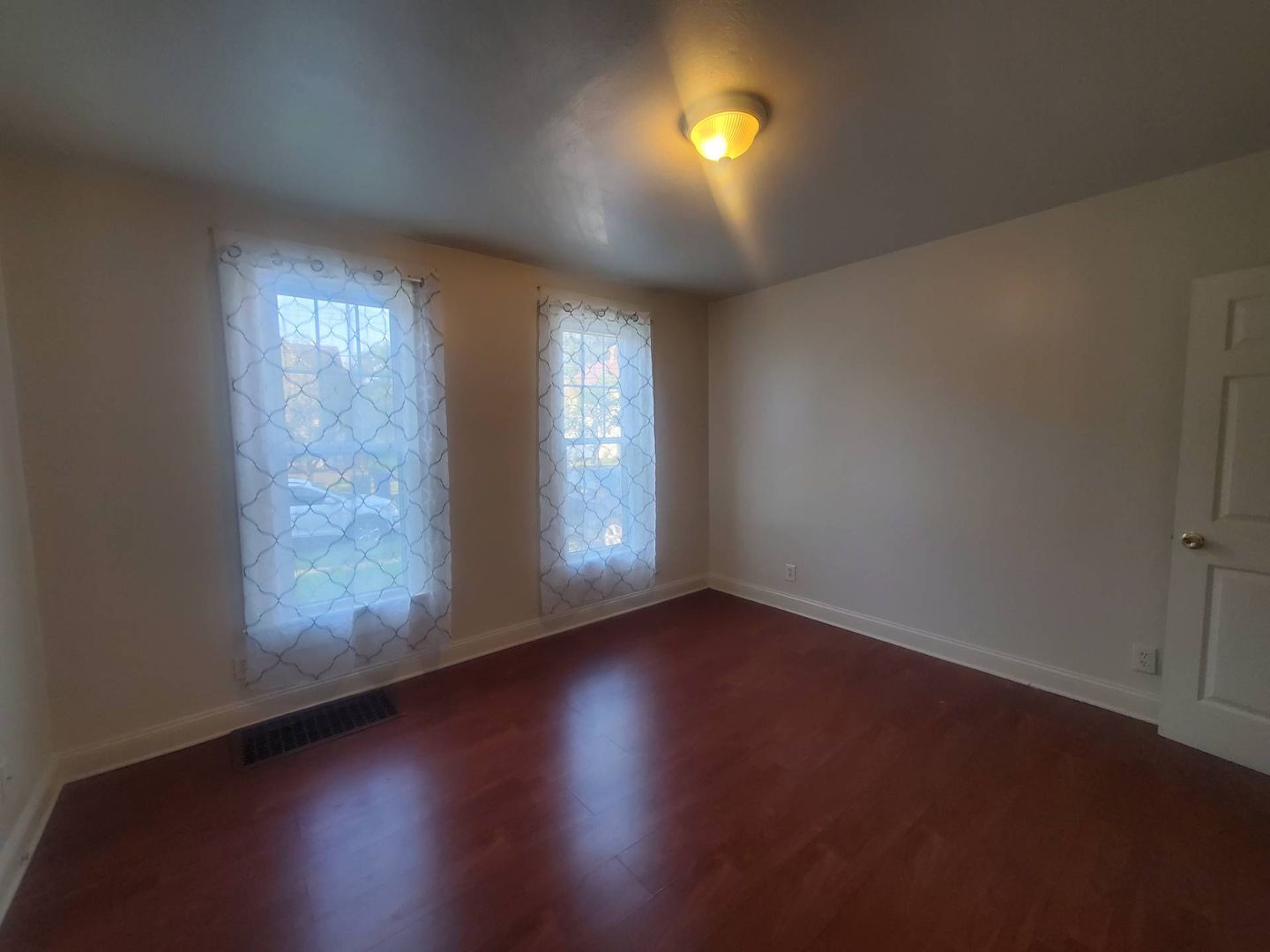 2010 Forestdale Ave unit 2010 Forestdale Ave -UP – photo 2