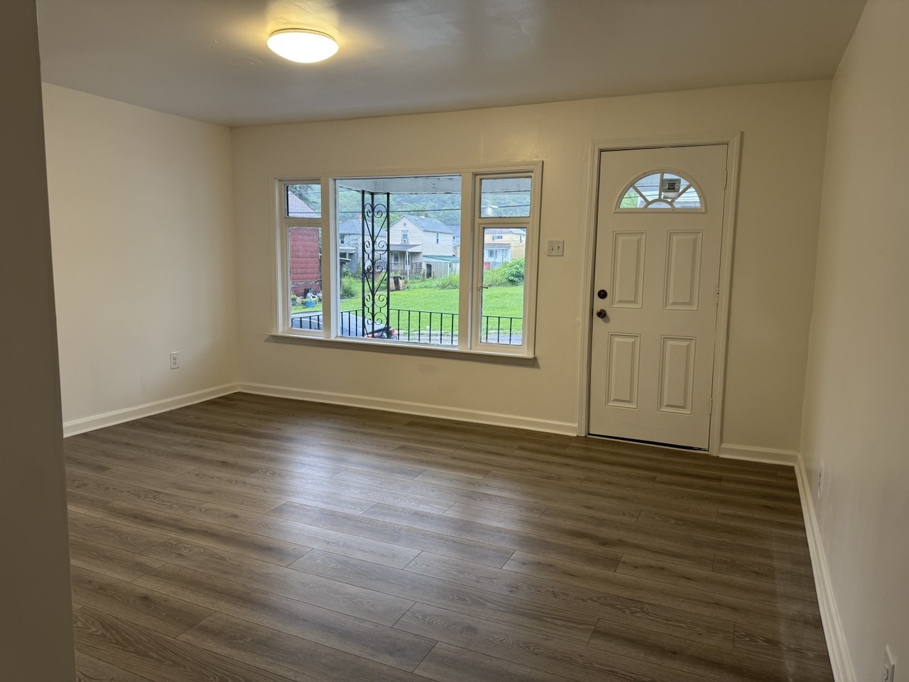 315 Cooper St – photo 2