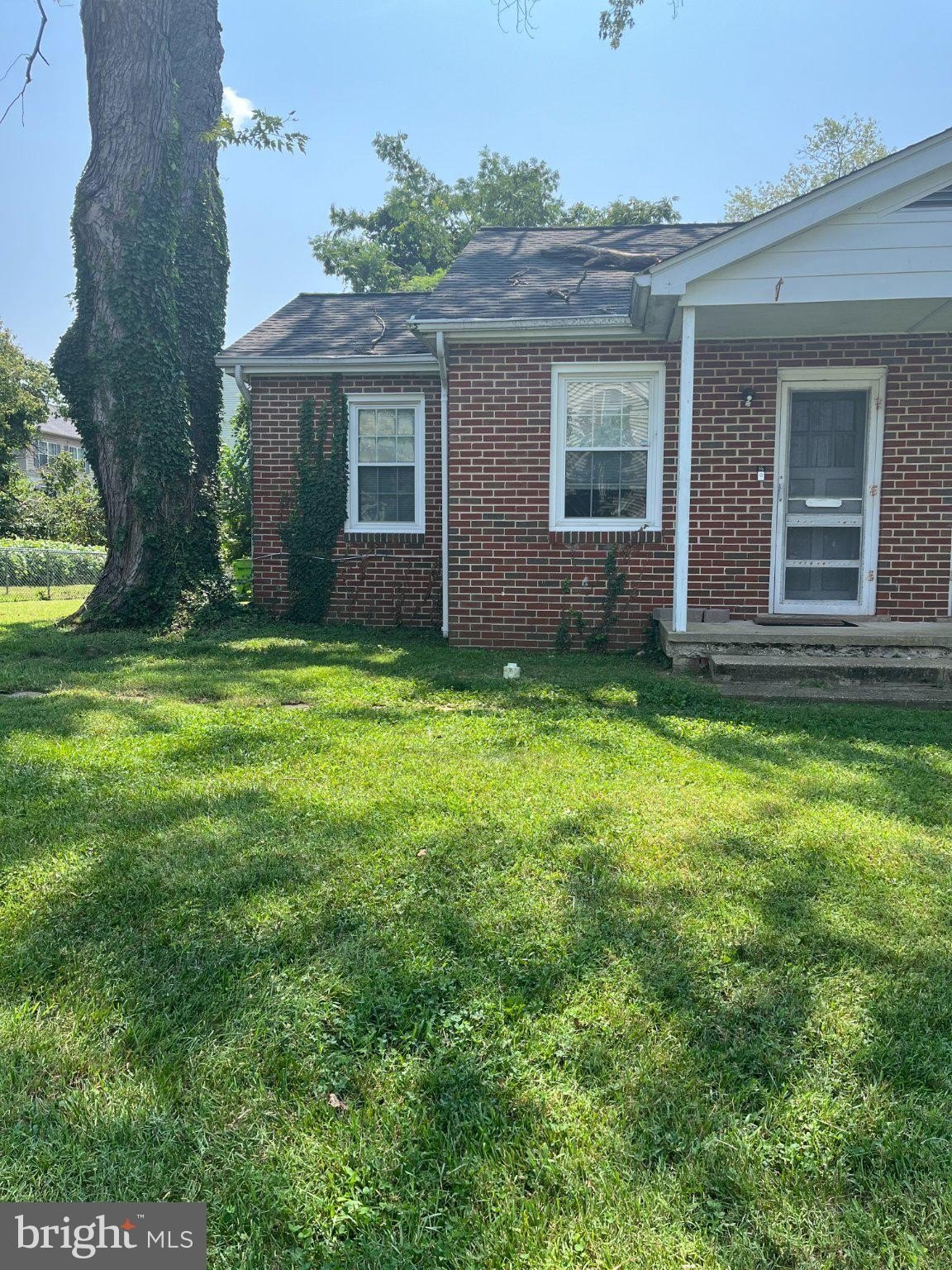 101 E Locust St – photo 2