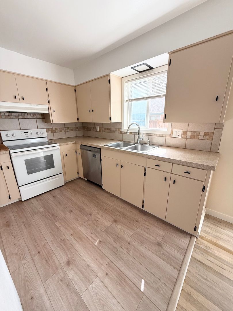 529 NE 113th Ave – photo 5