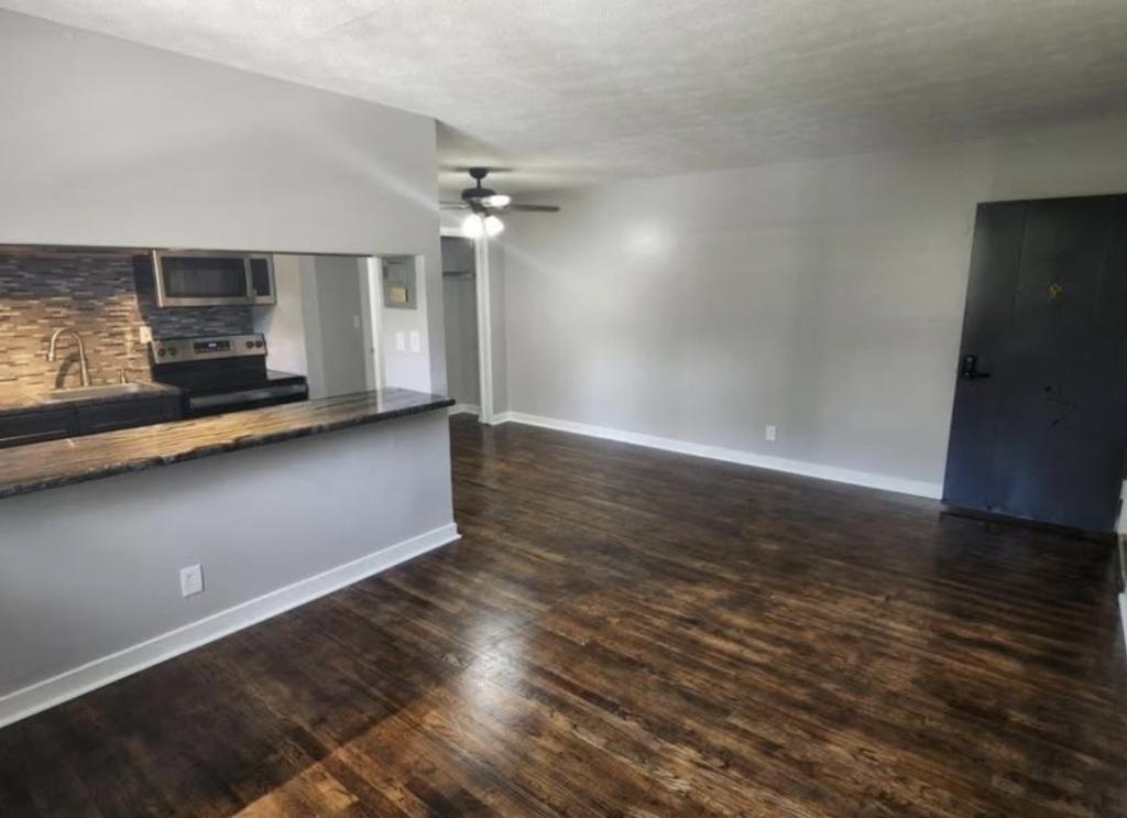 1059 Midland Ave – photo 4