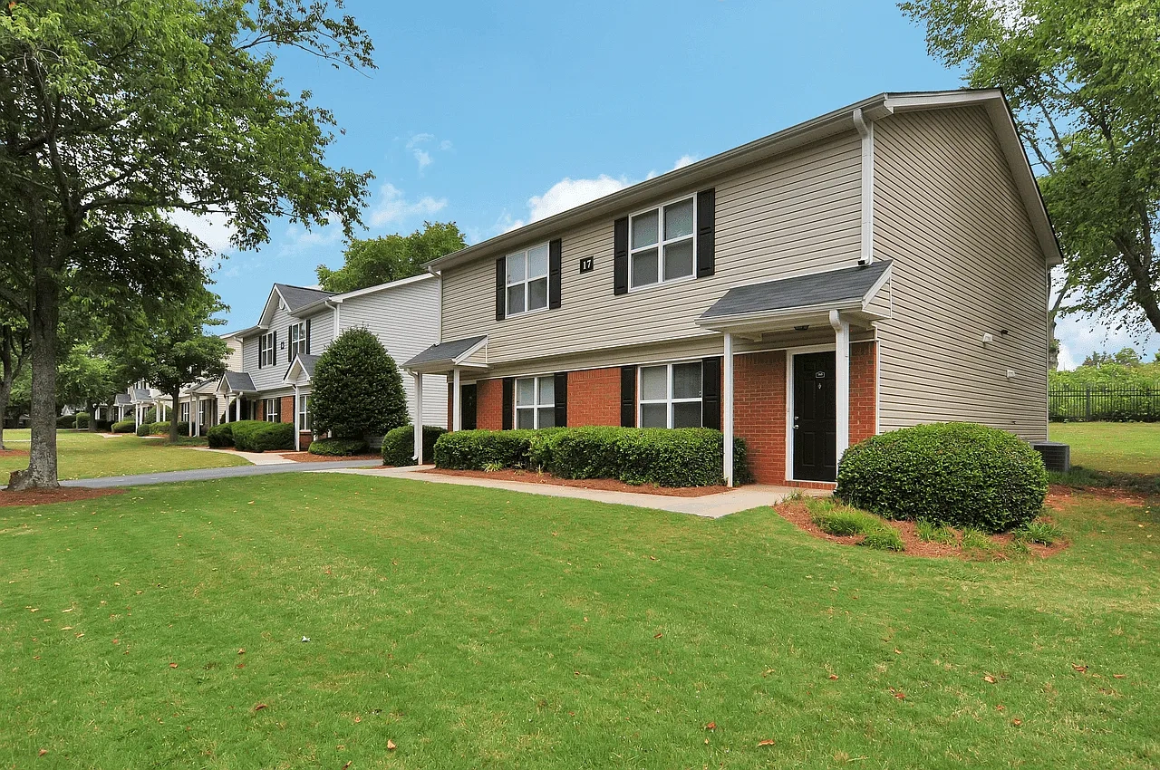 Villas at Lakewood Apartment Homes – photo 3