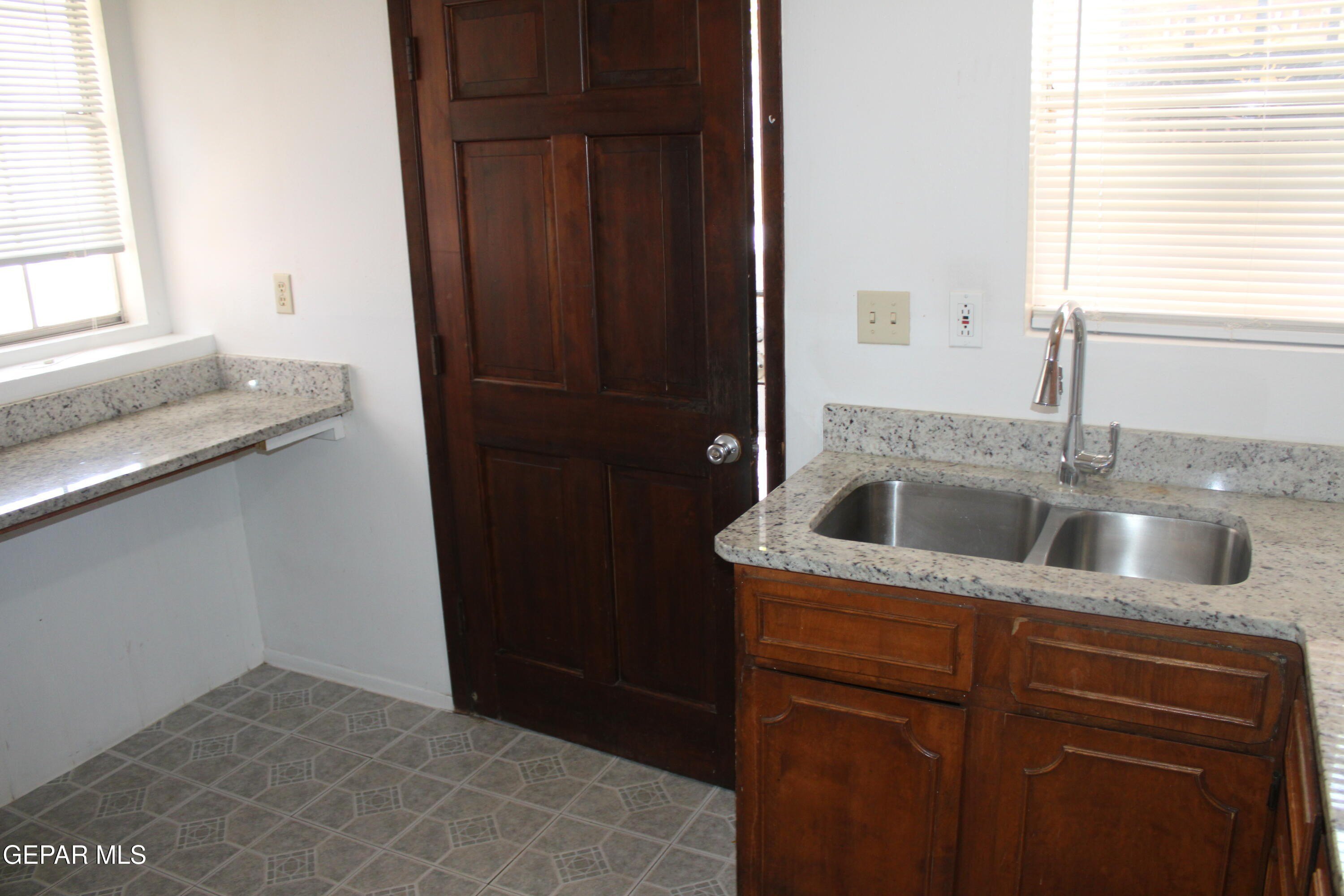 3526 Nations Ave #1/2 – photo 5