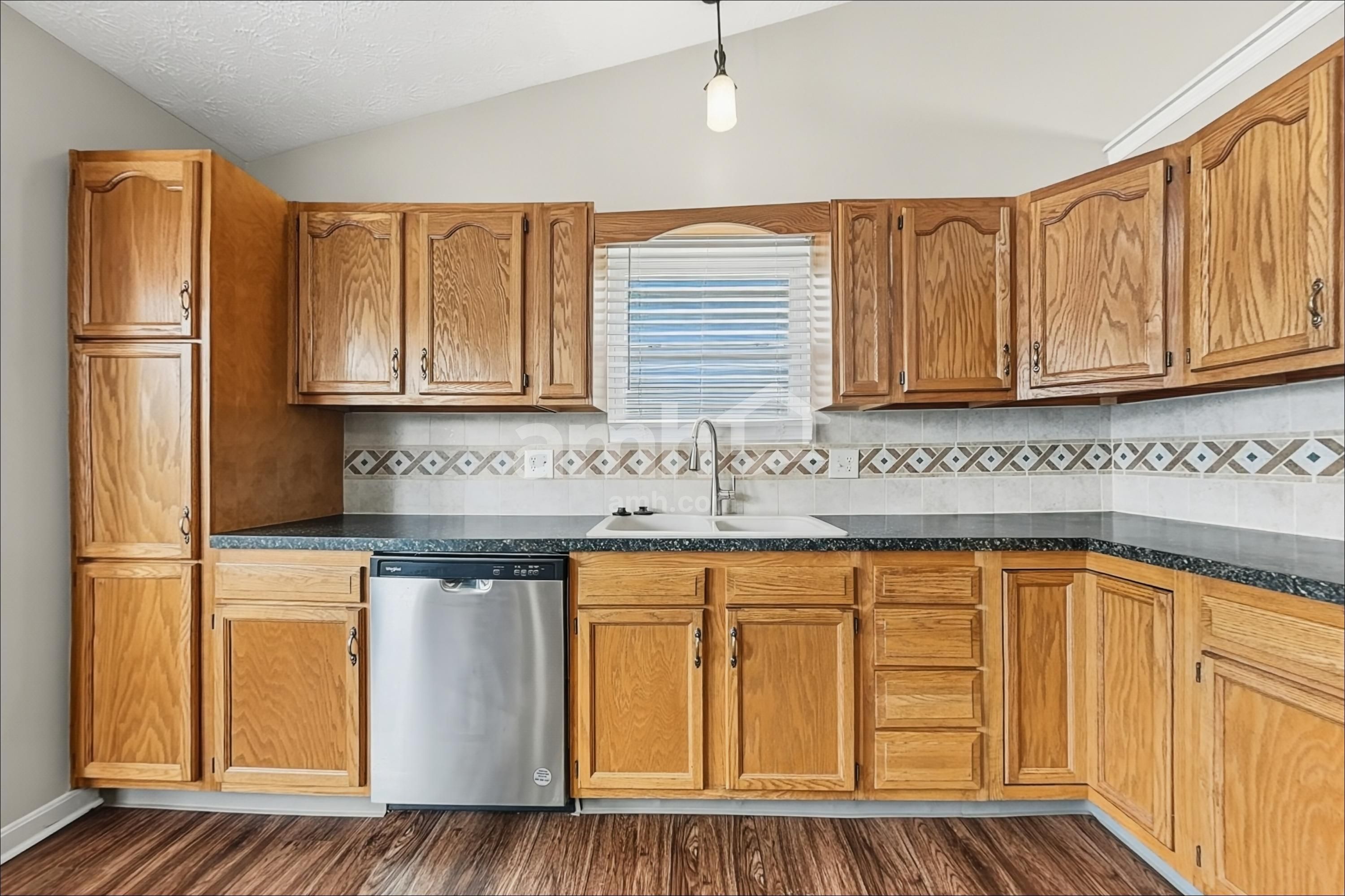 5783 Hillary St – photo 3