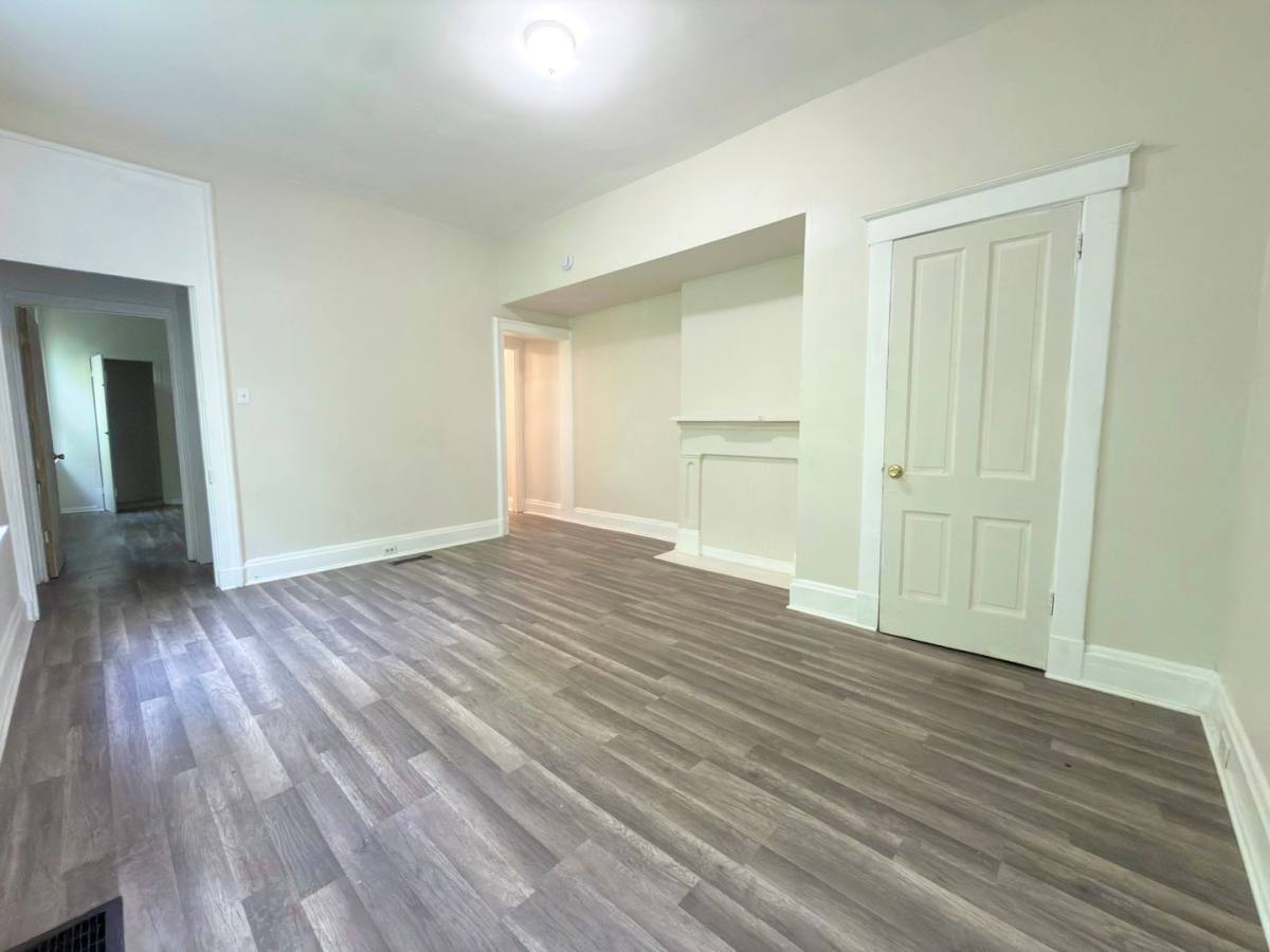 1030 Considine Ave – photo 4