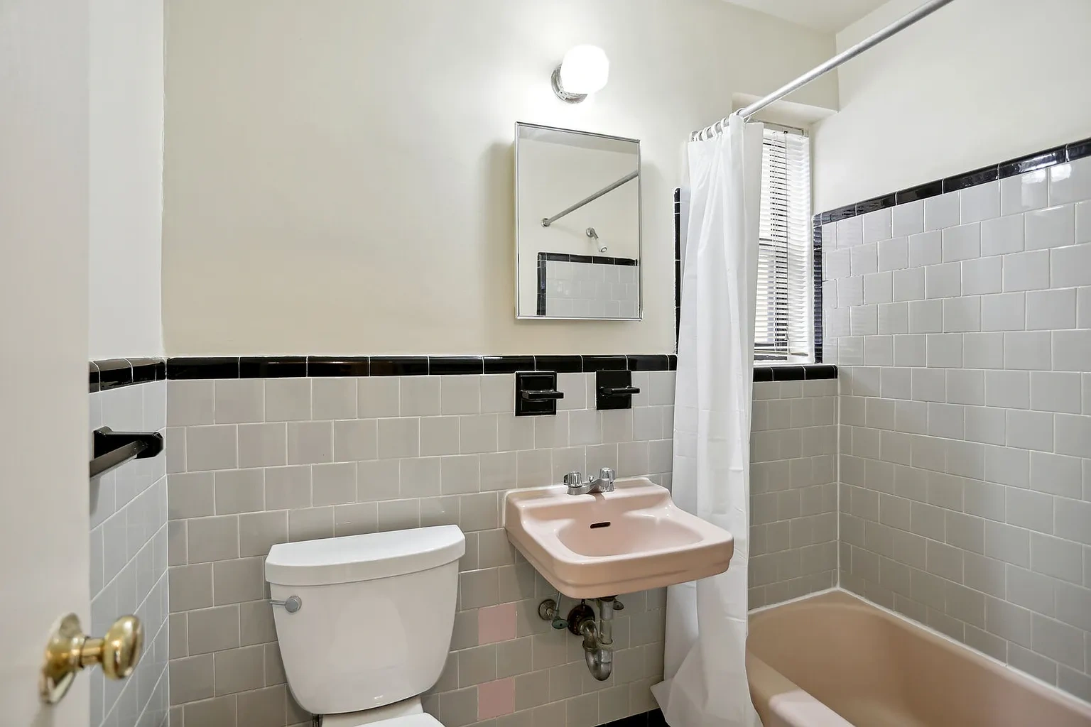 Flower House Apartments, LLC – photo 1