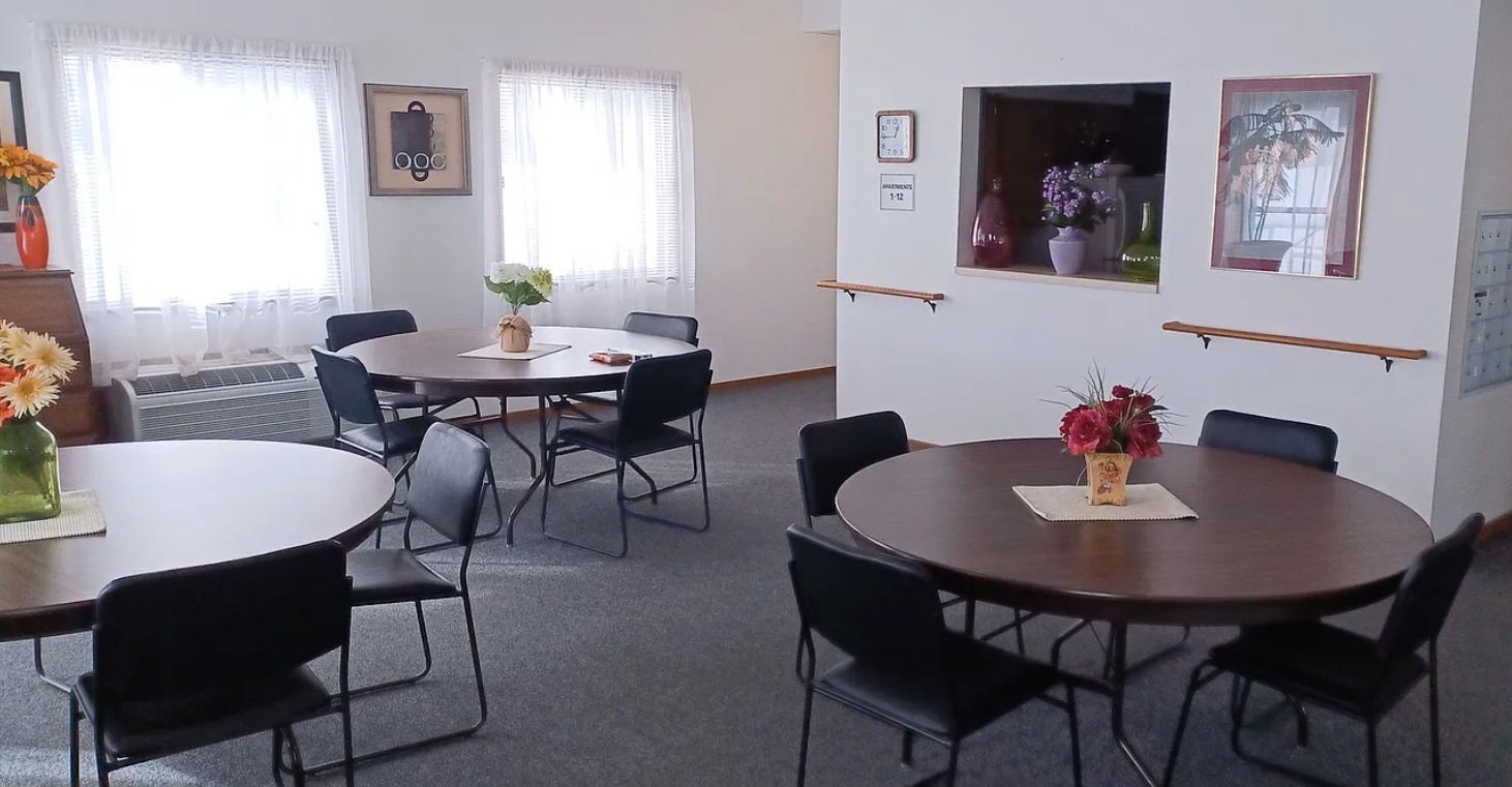 858 8th St SE unit 101 – photo 3