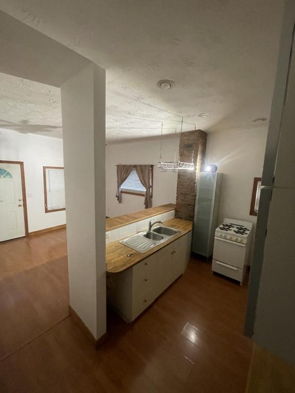 2359 W 5th St – photo 2