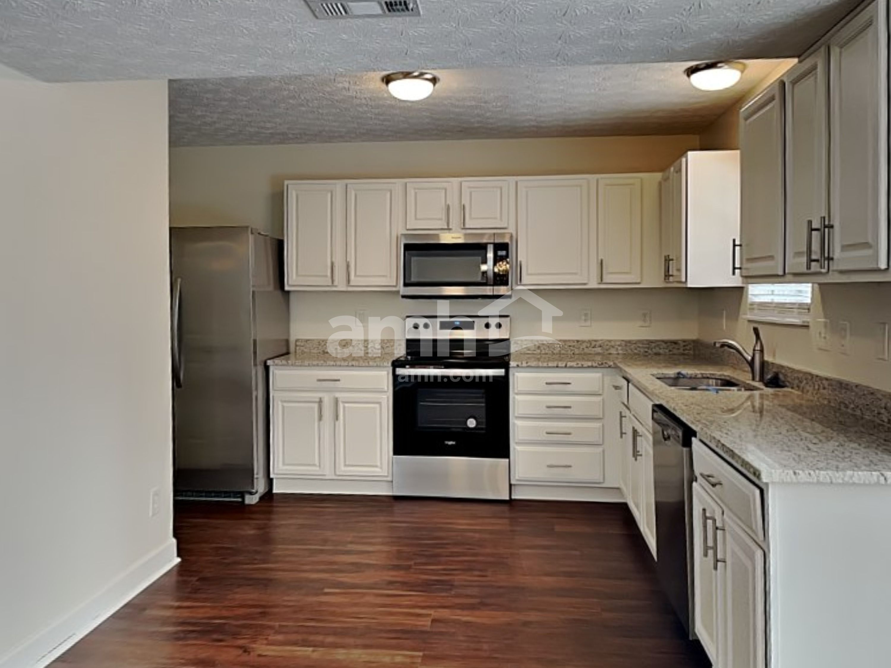 568 Princeton St – photo 3