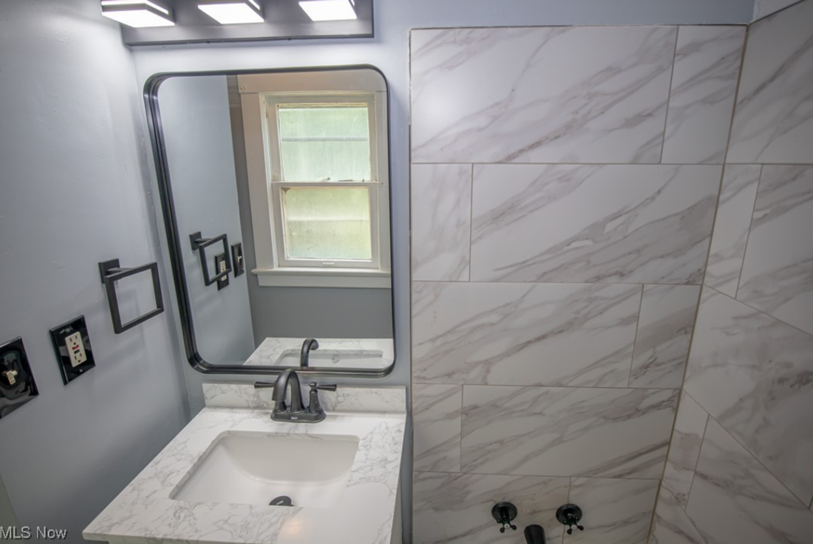 1215 E 113th St – photo 3
