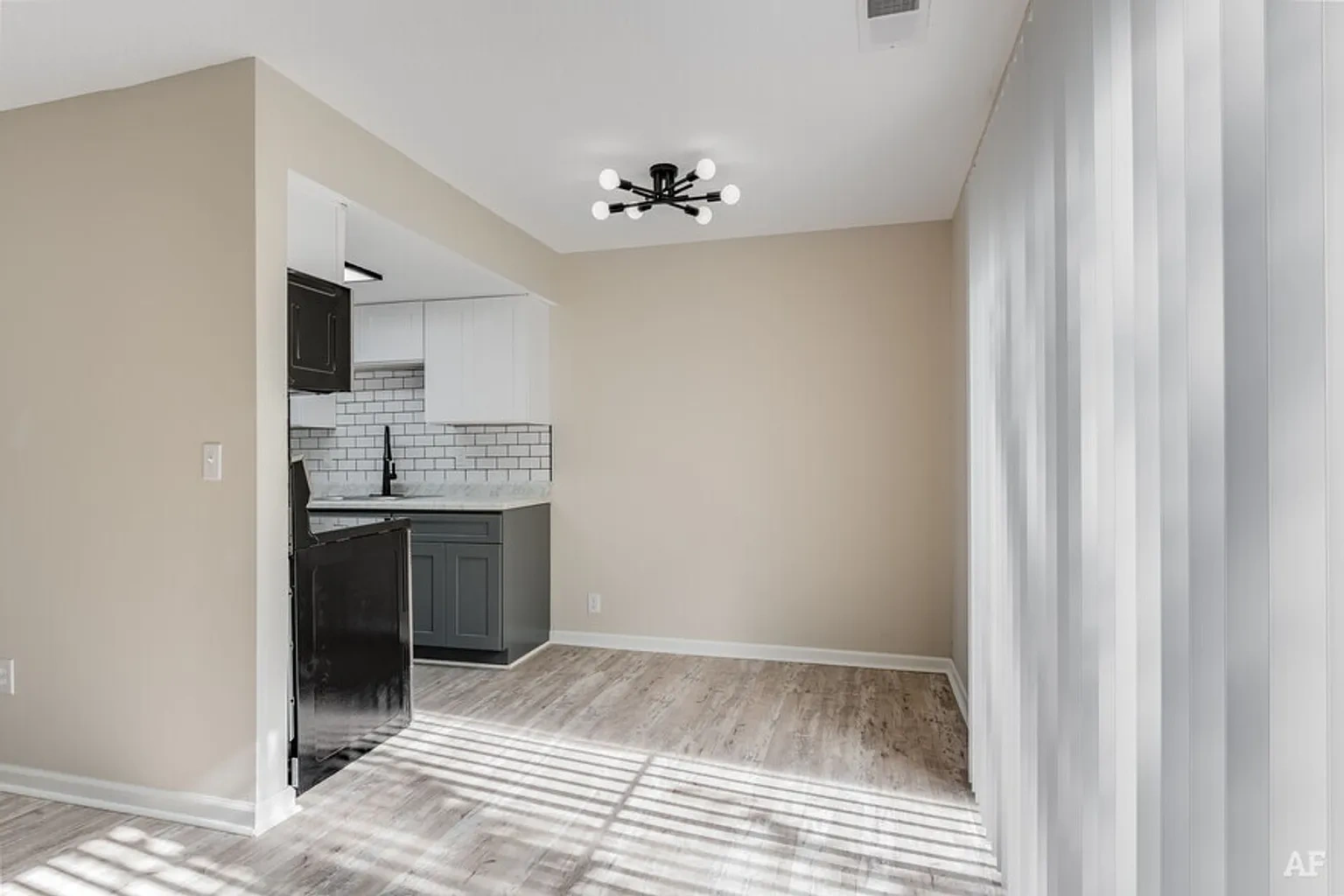 Emerald Square Villas – photo 5