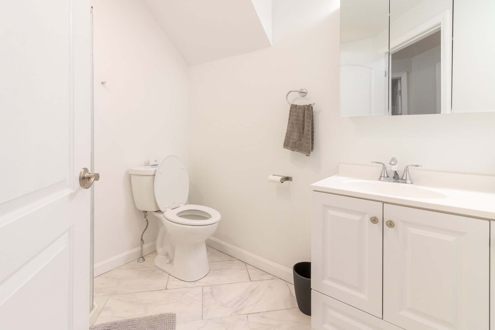 1057 Saratoga St unit 4 – photo 4