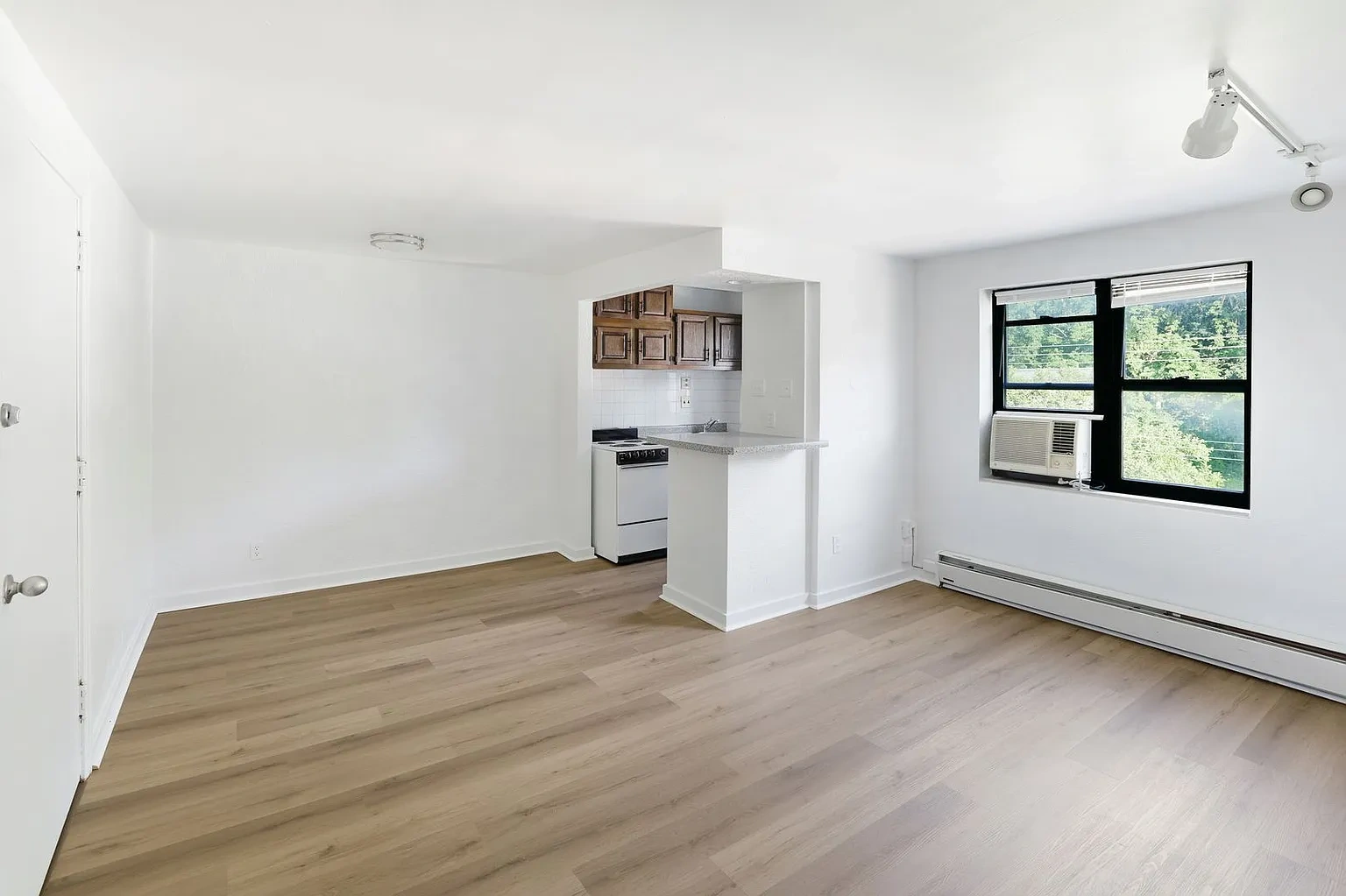 Greenlee Apartments – photo 4