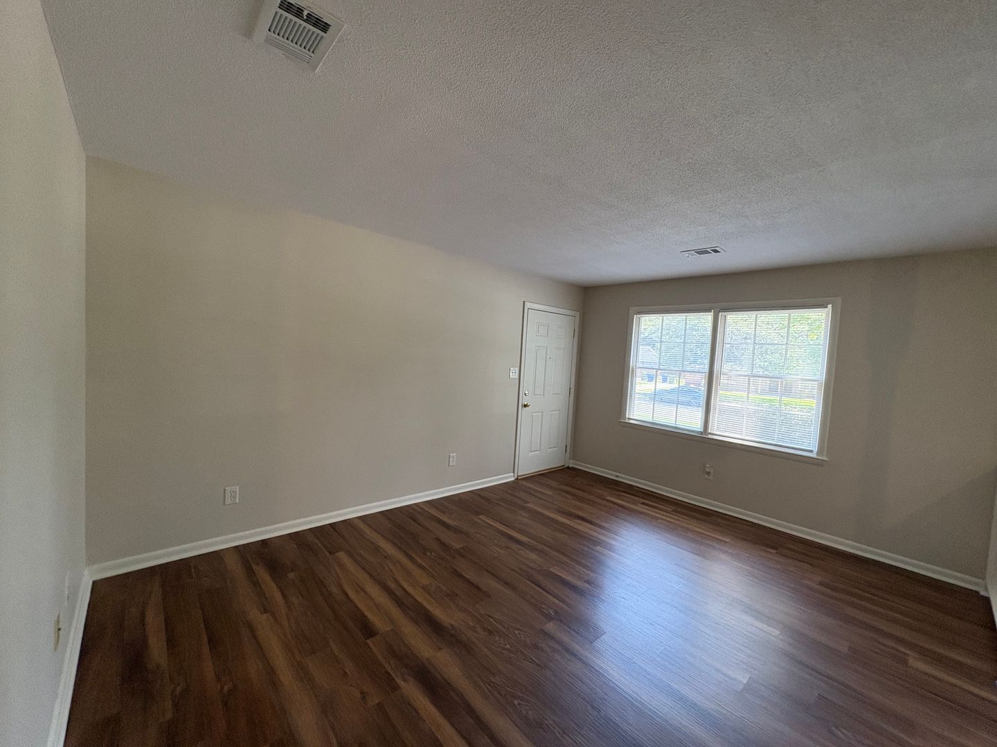 728 Montclair Dr – photo 4