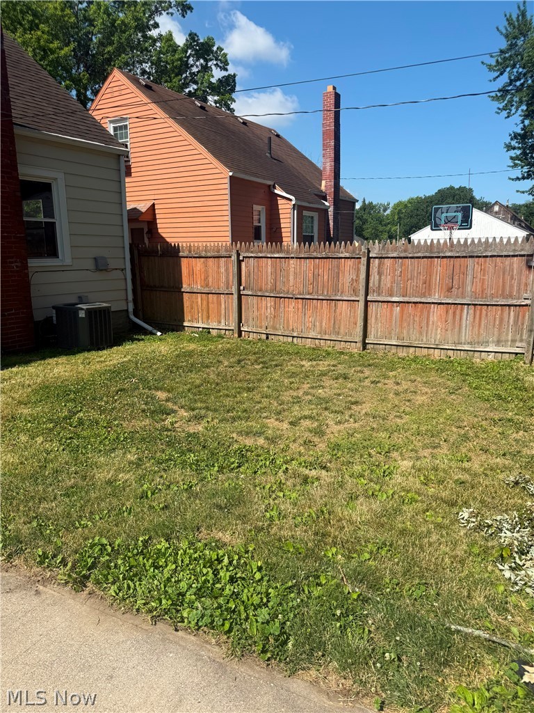 3155 Lincoln St – photo 3