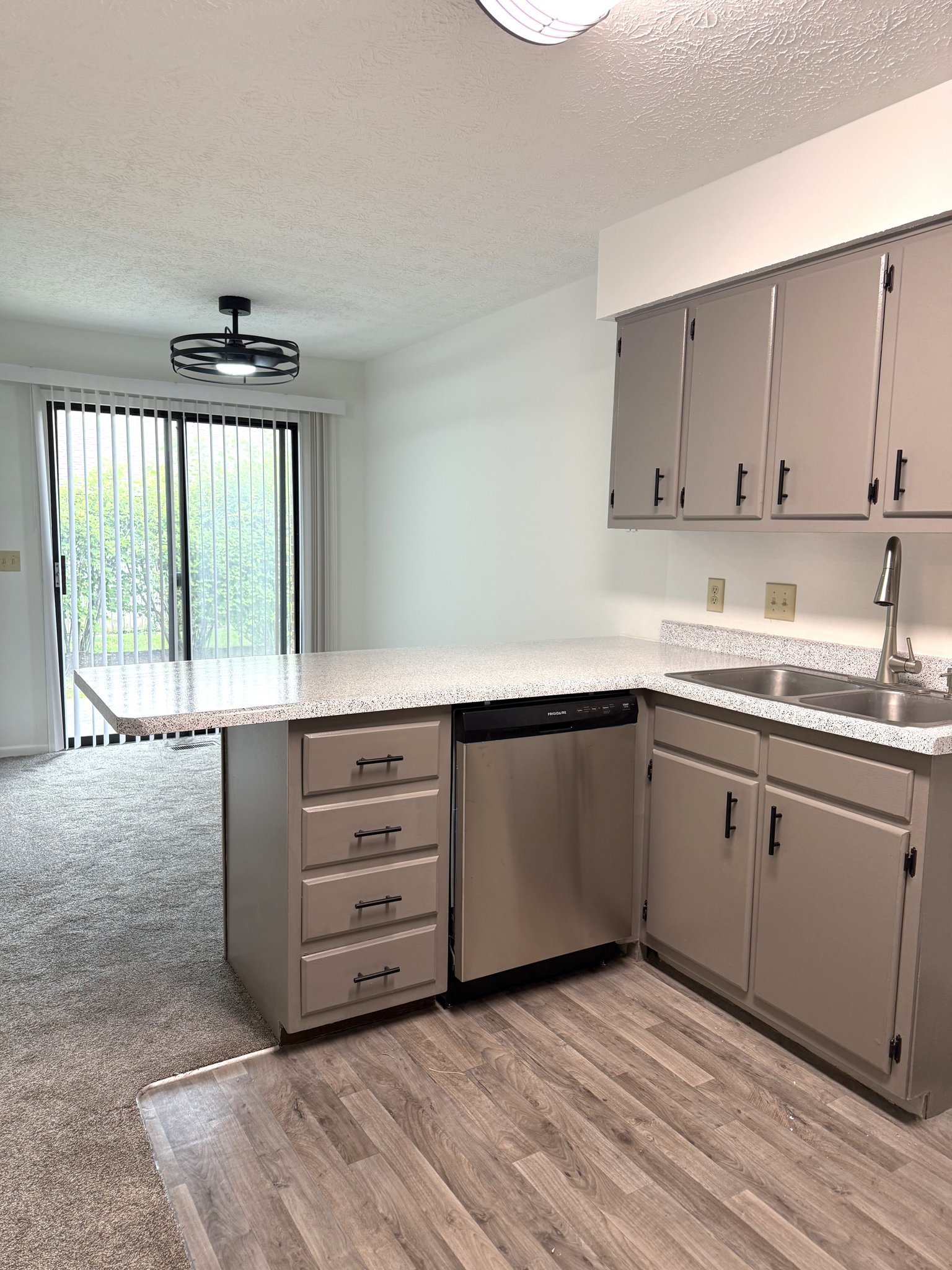 889 Peach Leaf Dr – photo 4