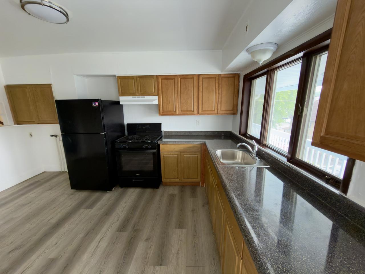450 Main St unit 2 – photo 4