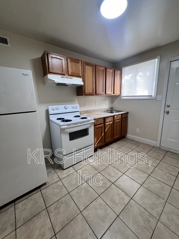2110 Phaup St unit A – photo 1