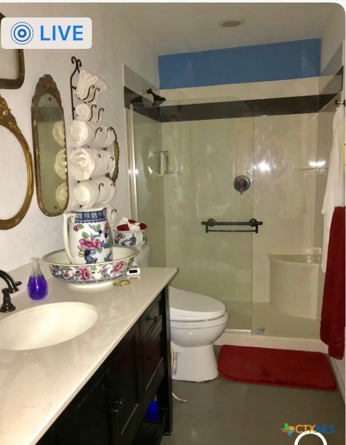 117 E Crockett St – photo 2
