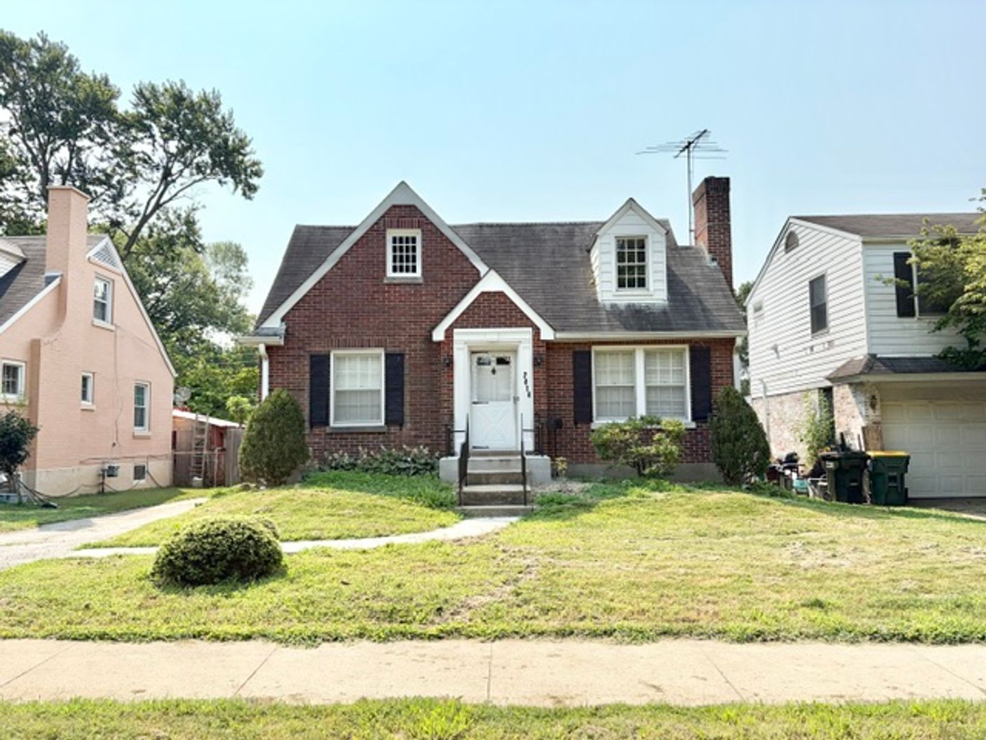 2414 Brighton Dr – photo 1
