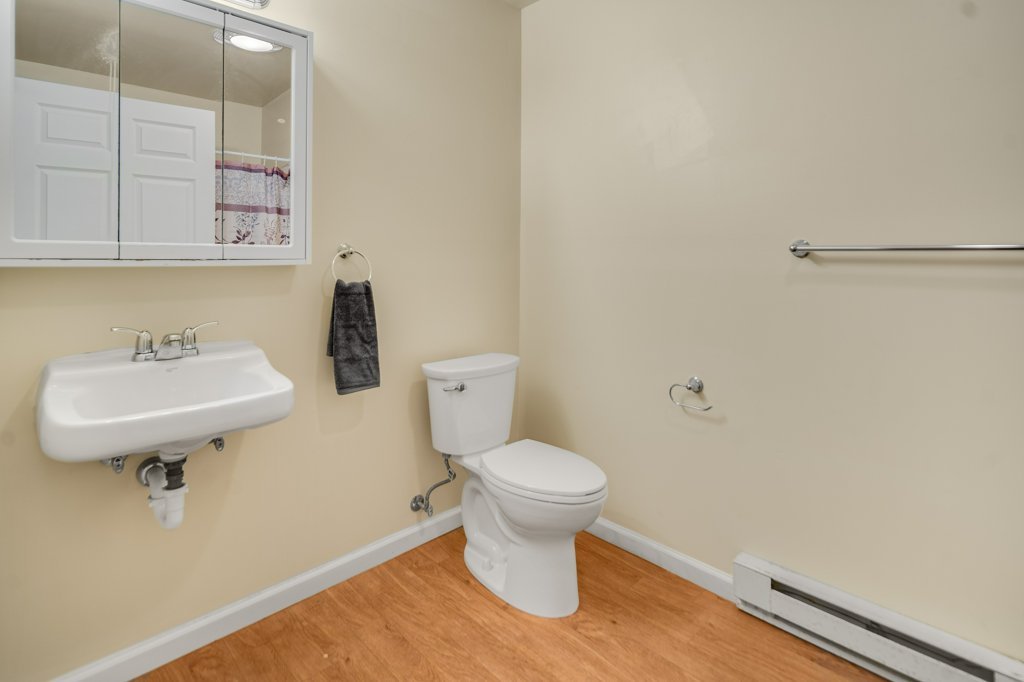602 W Seneca St unit A2 – photo 5